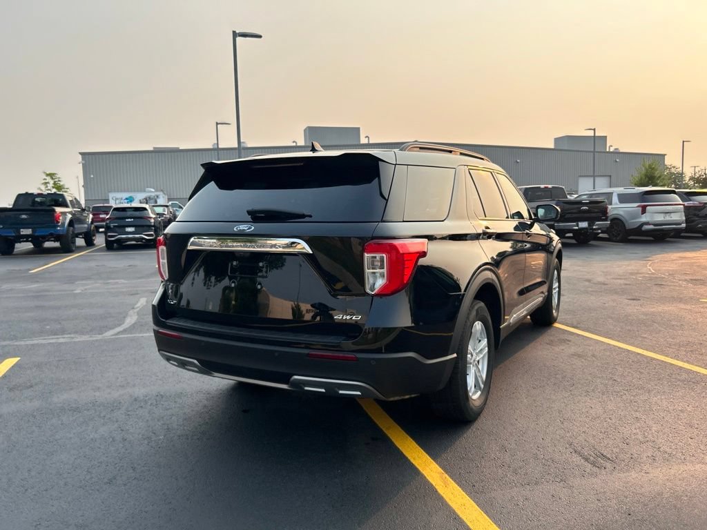 Certified 2023 Ford Explorer XLT w/ Equipment Group 202A AWD/4WD image 7