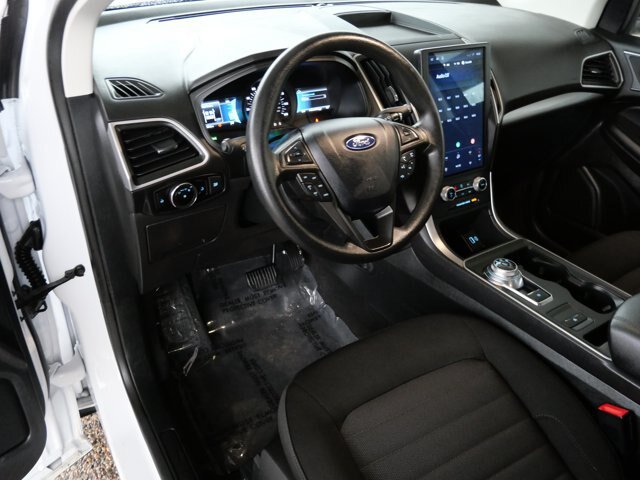 Certified 2024 Ford Edge SE w/ Black Appearance Package AWD/4WD image 10