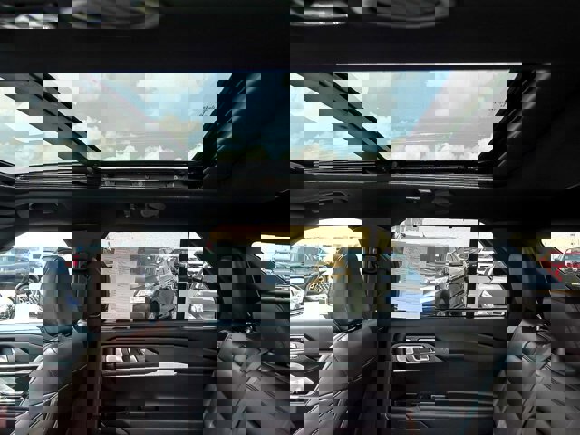 Certified 2025 Ford Explorer Platinum image 16