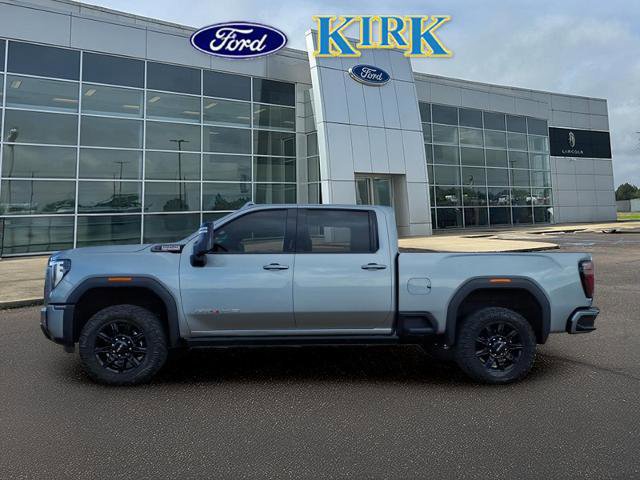 Used 2024 GMC Sierra 2500 AT4 w/ Technology Package image 2