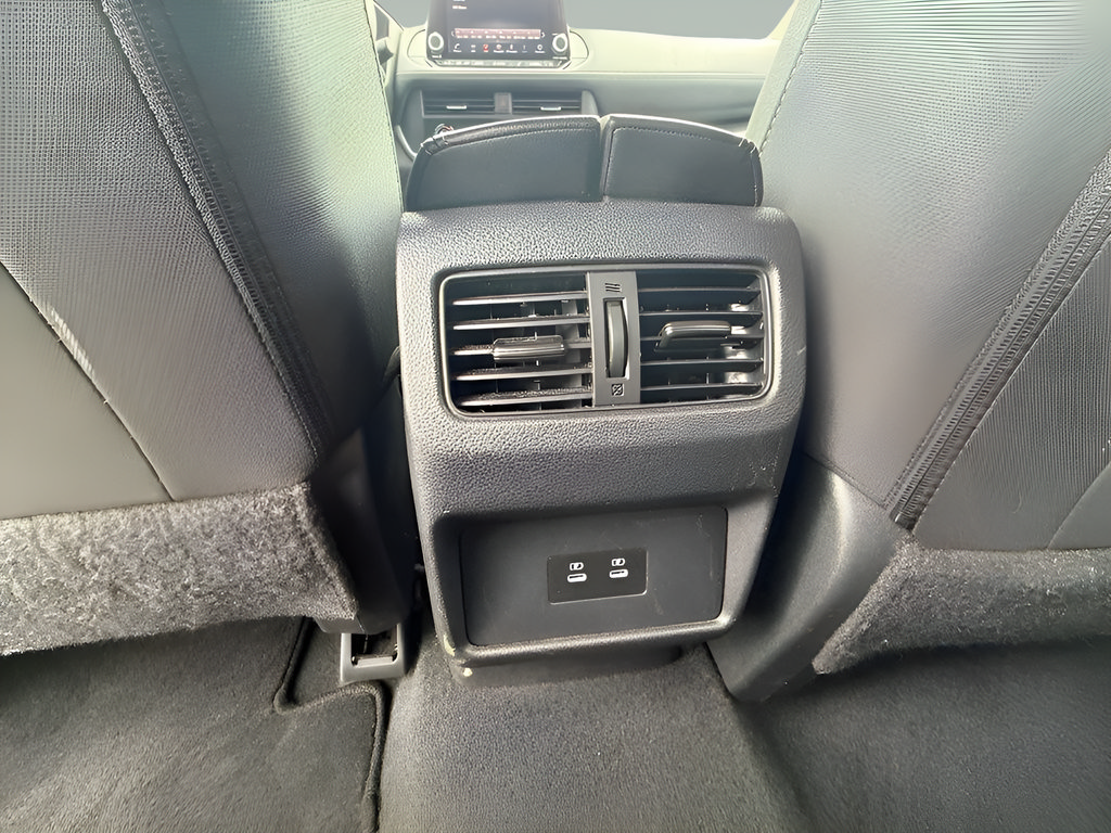 Used 2024 Nissan Rogue SV AWD/4WD image 14