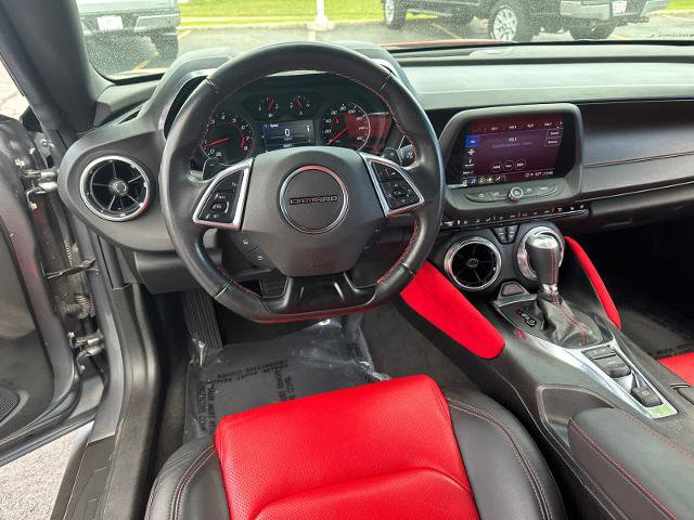 Used 2022 Chevrolet Camaro LT RWD image 15