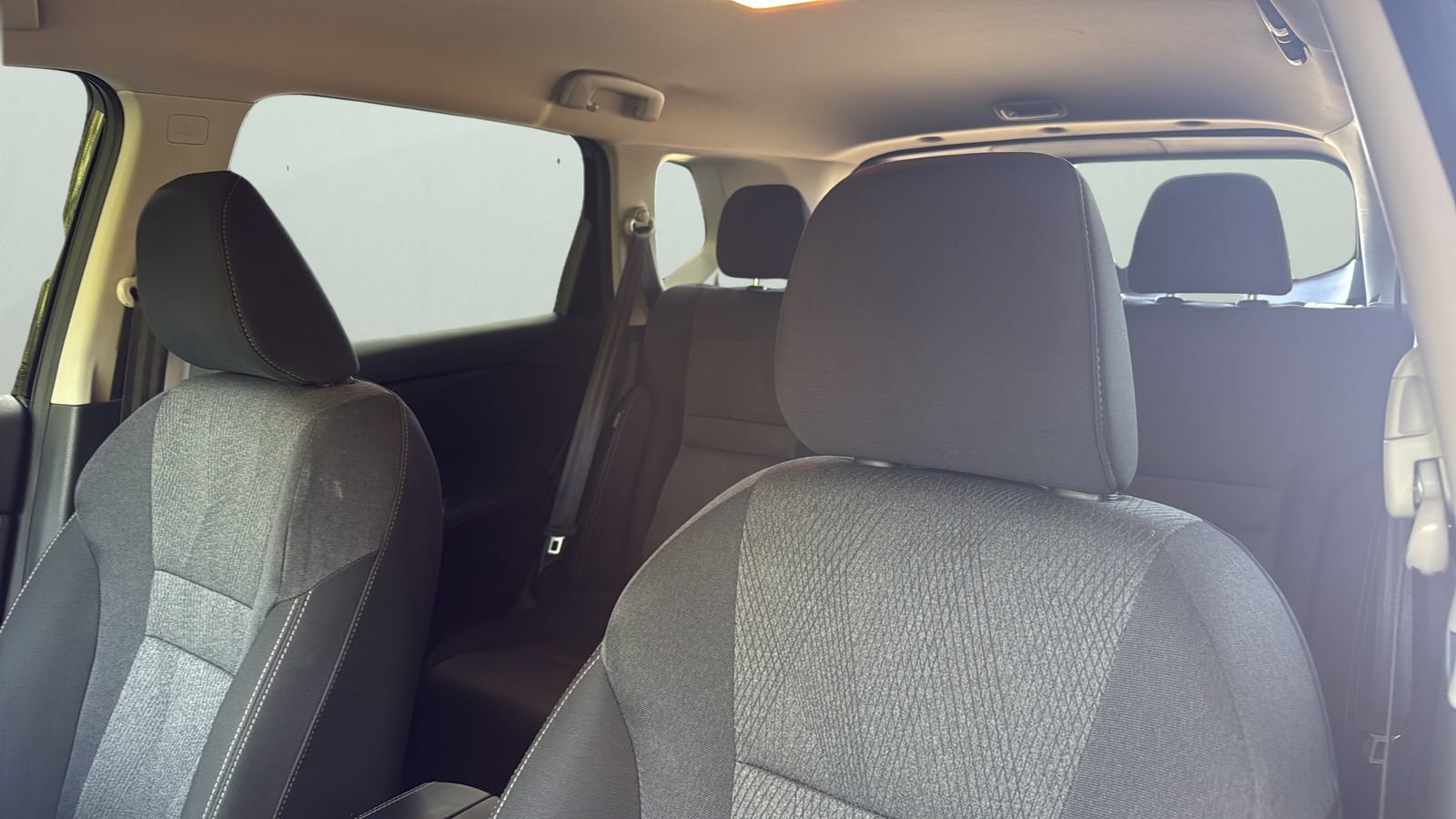 Used 2025 Nissan Rogue SV FWD image 9