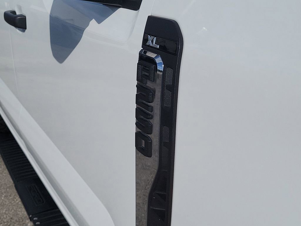Certified 2024 Ford F250 XL w/ XL Chrome Package AWD/4WD image 9