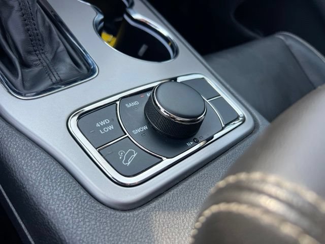 Used 2021 Jeep Grand Cherokee Limited w/ Quick Order Package 28K 80th AWD/4WD image 18