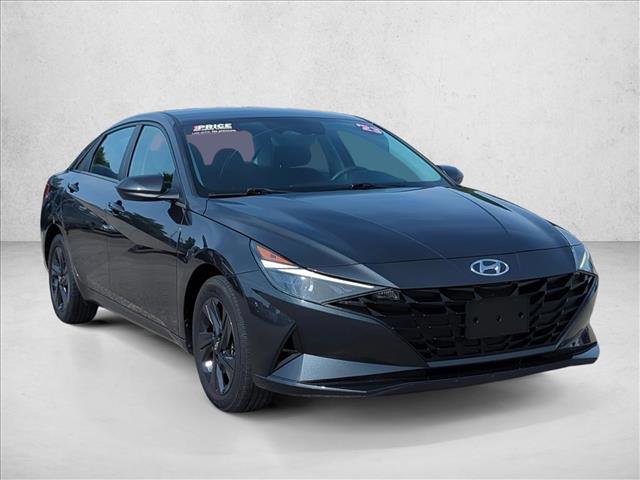 Used 2023 Hyundai Elantra SEL FWD image 3