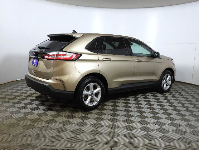 Certified 2020 Ford Edge SE image 4