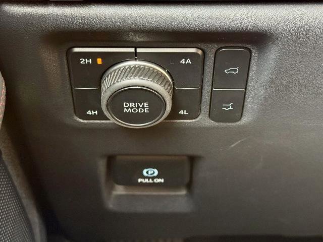 Certified 2025 Ford Expedition Active image 31