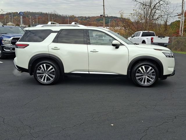 Used 2022 Nissan Pathfinder Platinum w/ Cargo Package image 12