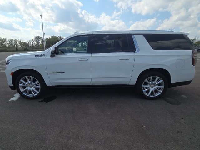 Used 2024 Chevrolet Suburban High Country AWD/4WD image 15