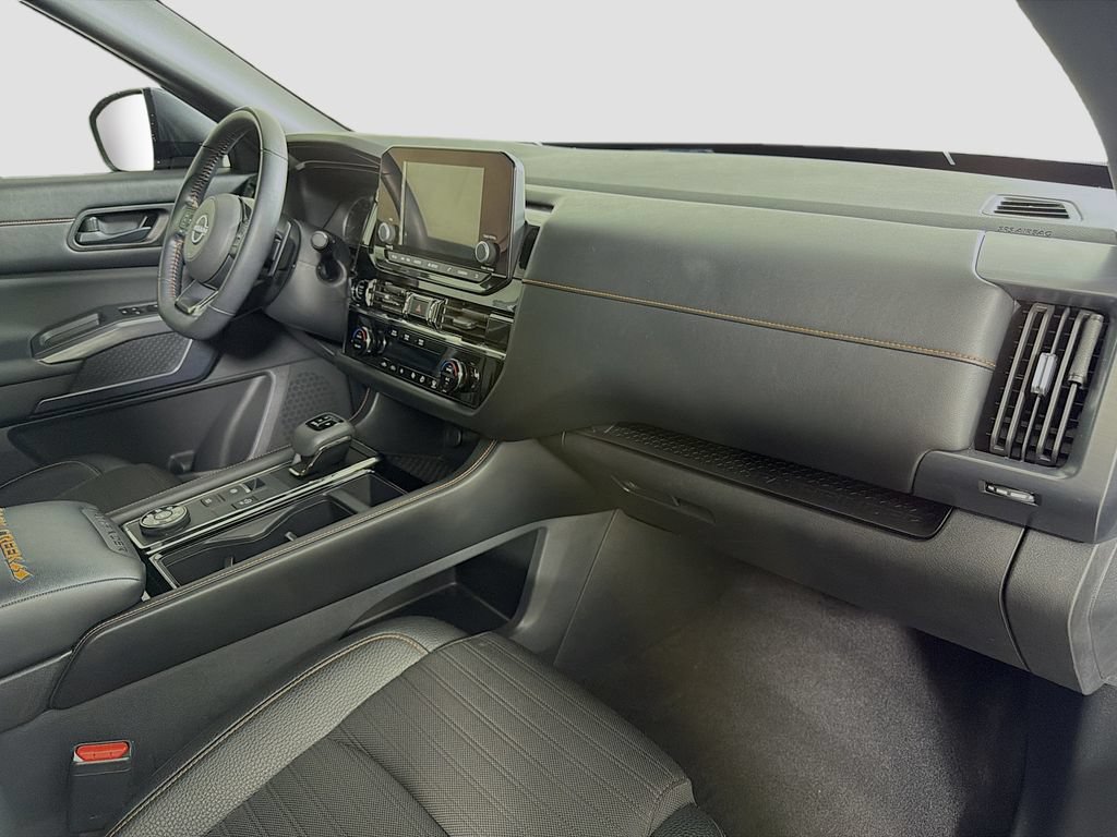 Used 2023 Nissan Pathfinder Rock Creek AWD/4WD image 32