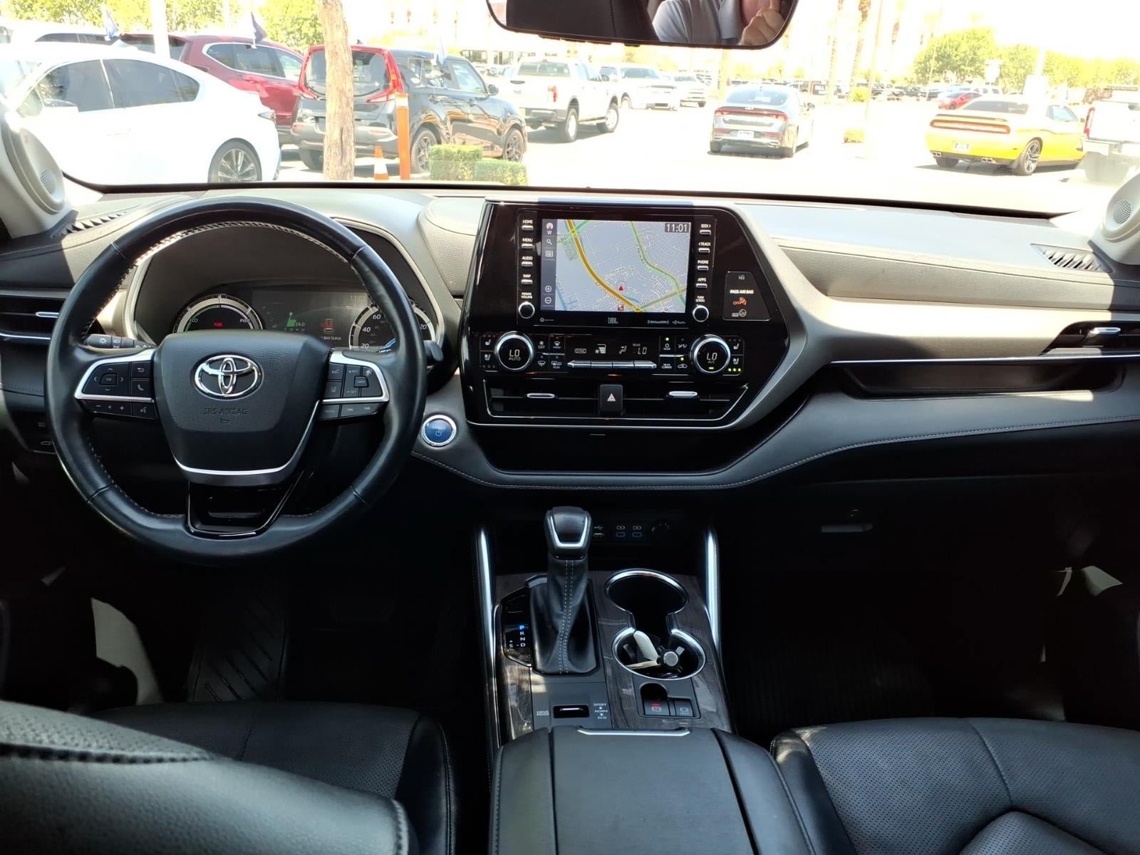Used 2022 Toyota Highlander Limited AWD/4WD image 19