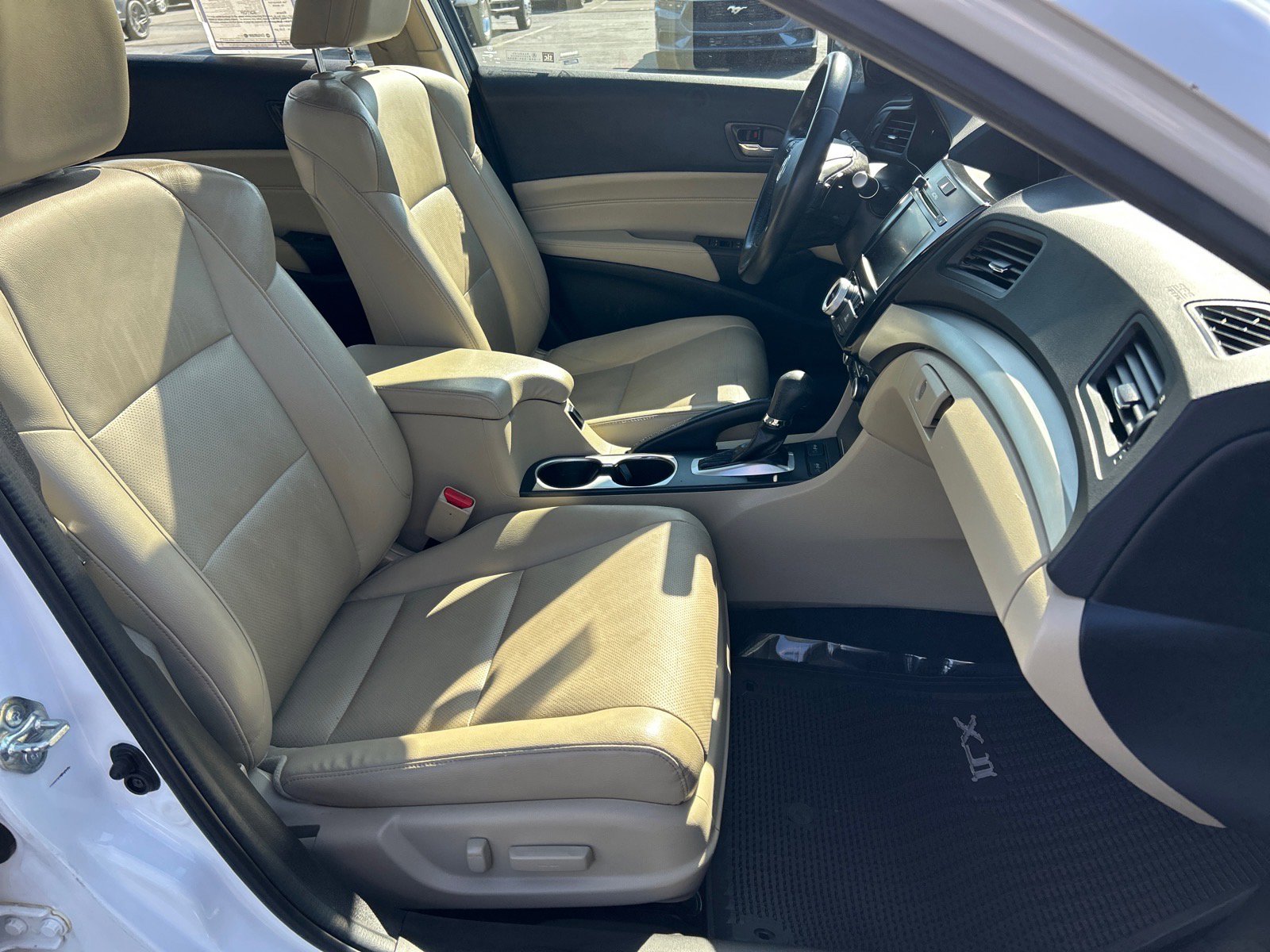 Used 2018 Acura ILX w/ Premium Package image 16