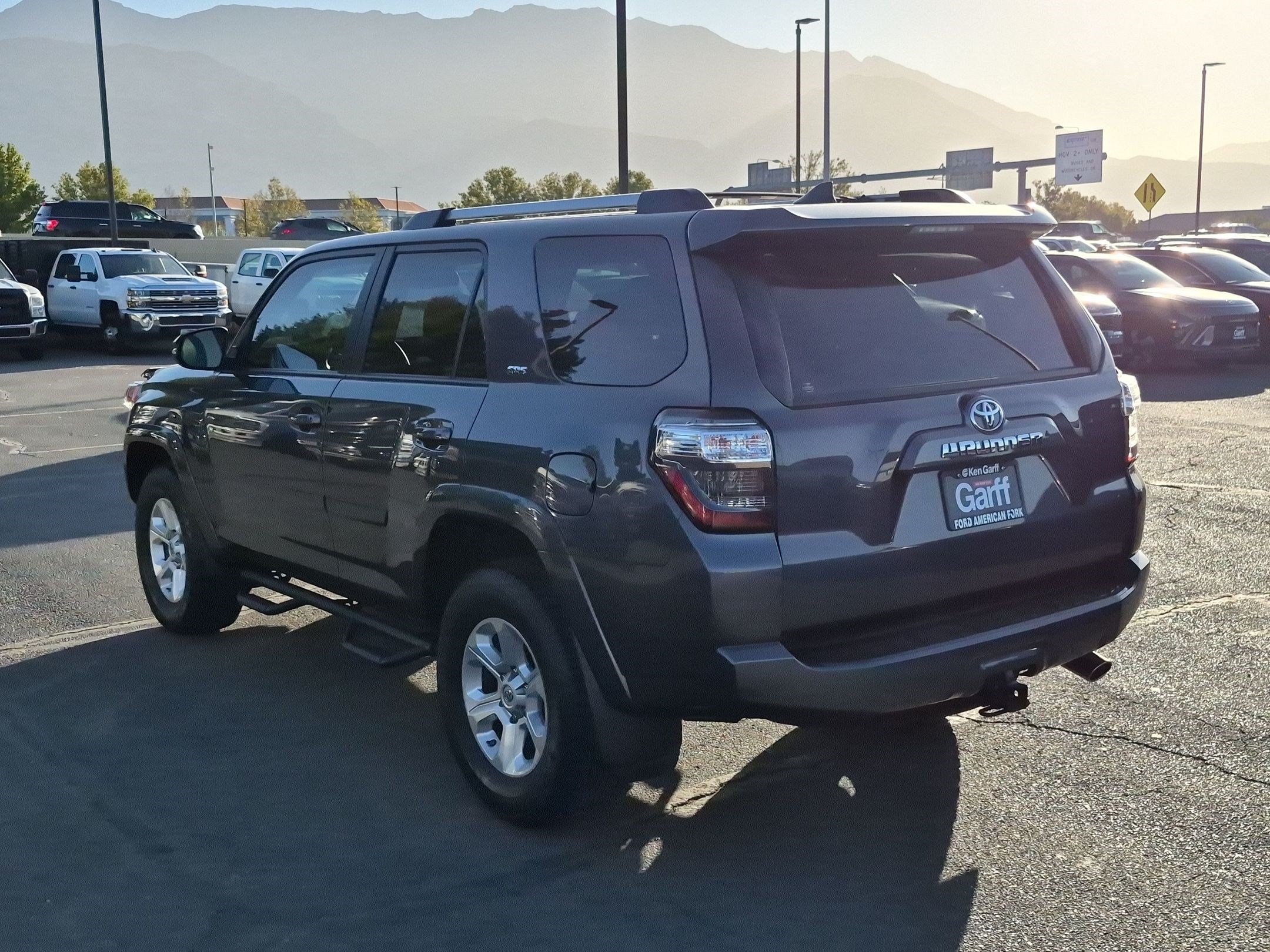 Used 2021 Toyota 4Runner SR5 Premium w/ Moonroof Package AWD/4WD image 9