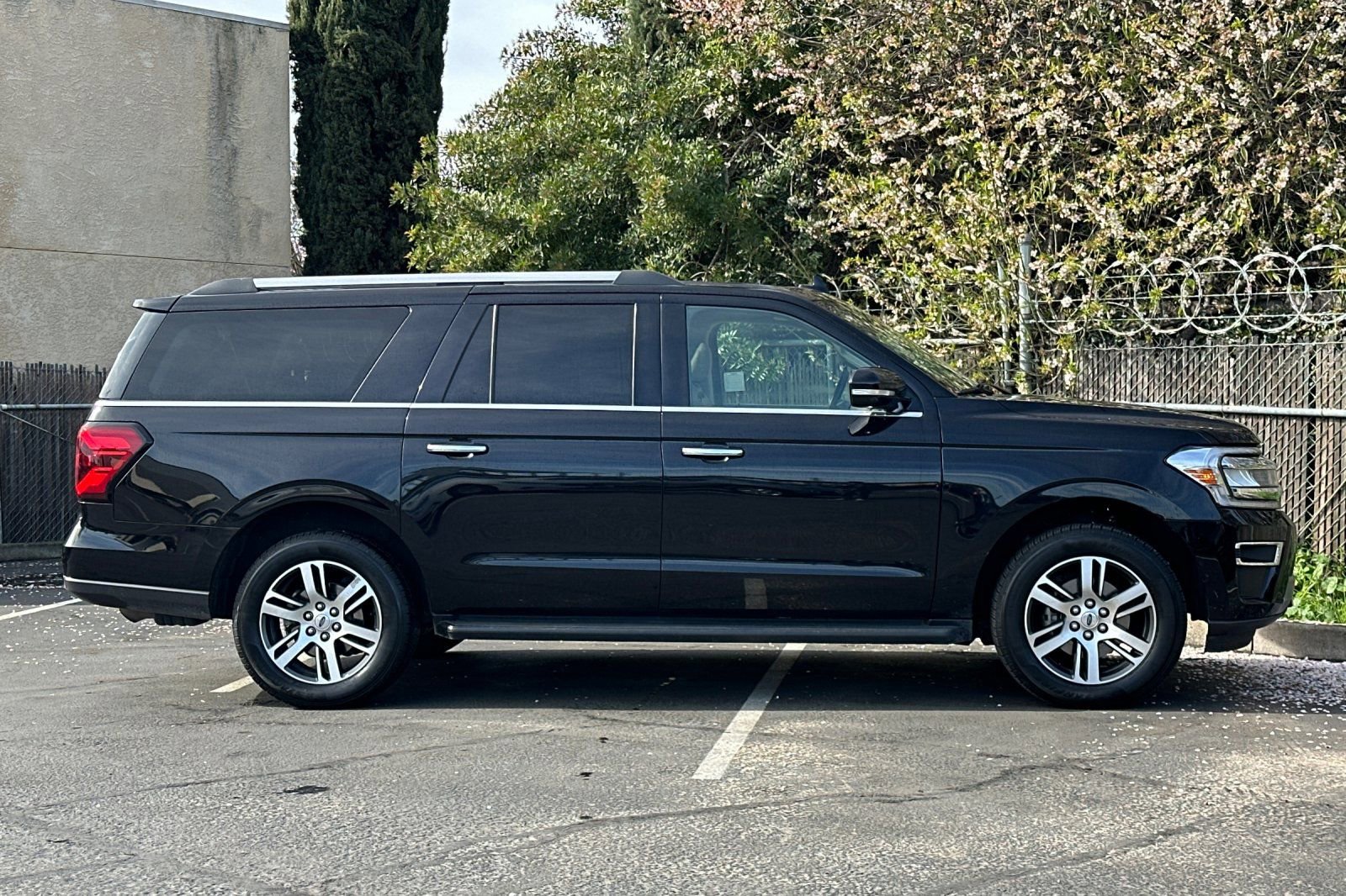 Certified 2024 Ford Expedition Max Limited image 7