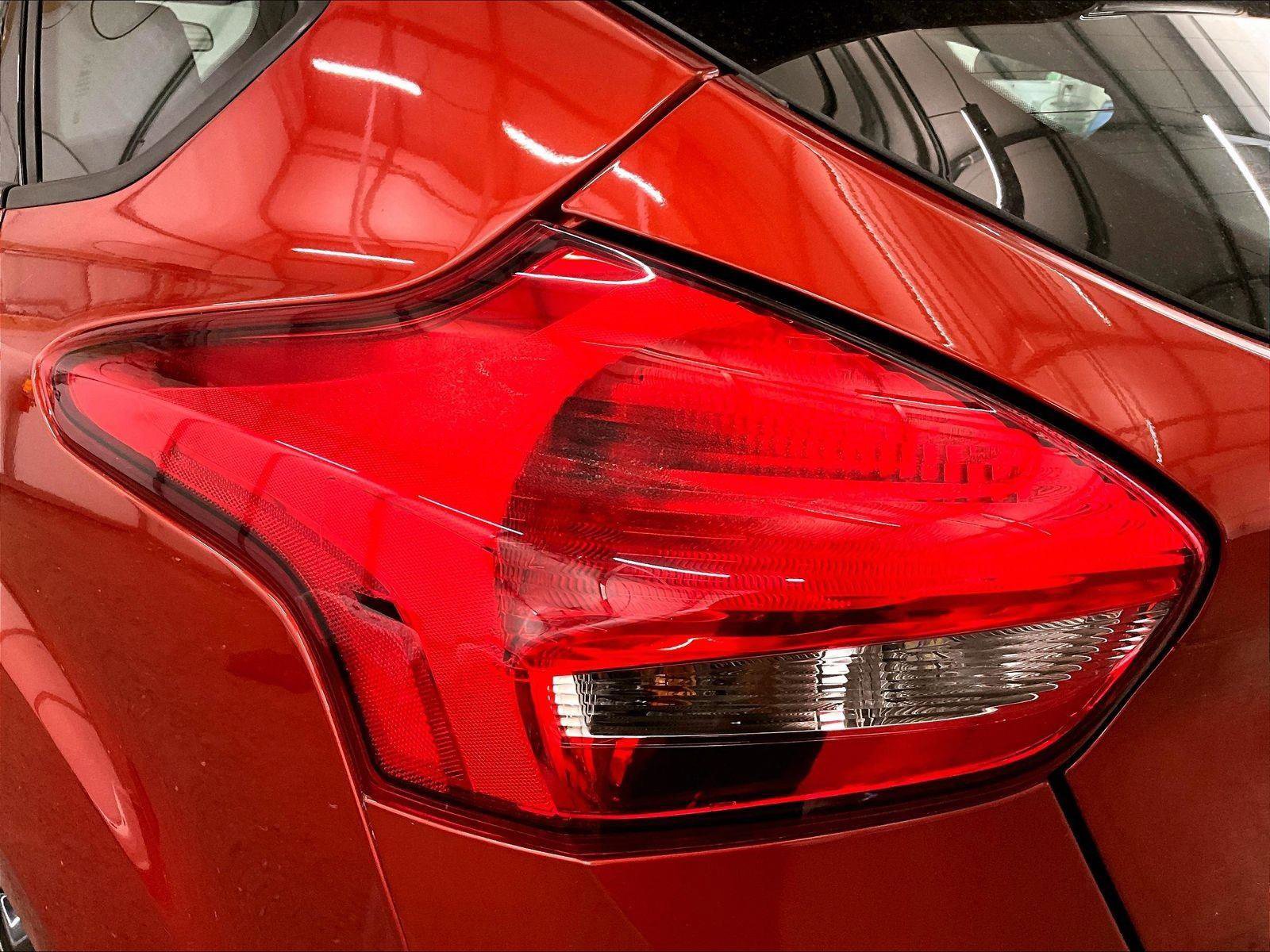 Certified 2018 Ford Focus ST FWD image 28