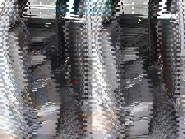 Used 2021 Volkswagen Atlas Cross Sport SE w/ Panoramic Sunroof Package image 16