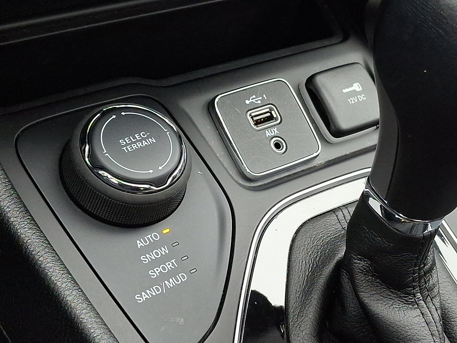 Used 2023 Jeep Cherokee Altitude Lux w/ Lux Elite Package image 30