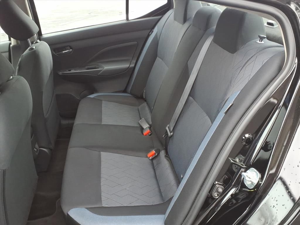 Used 2023 Nissan Versa SV image 30