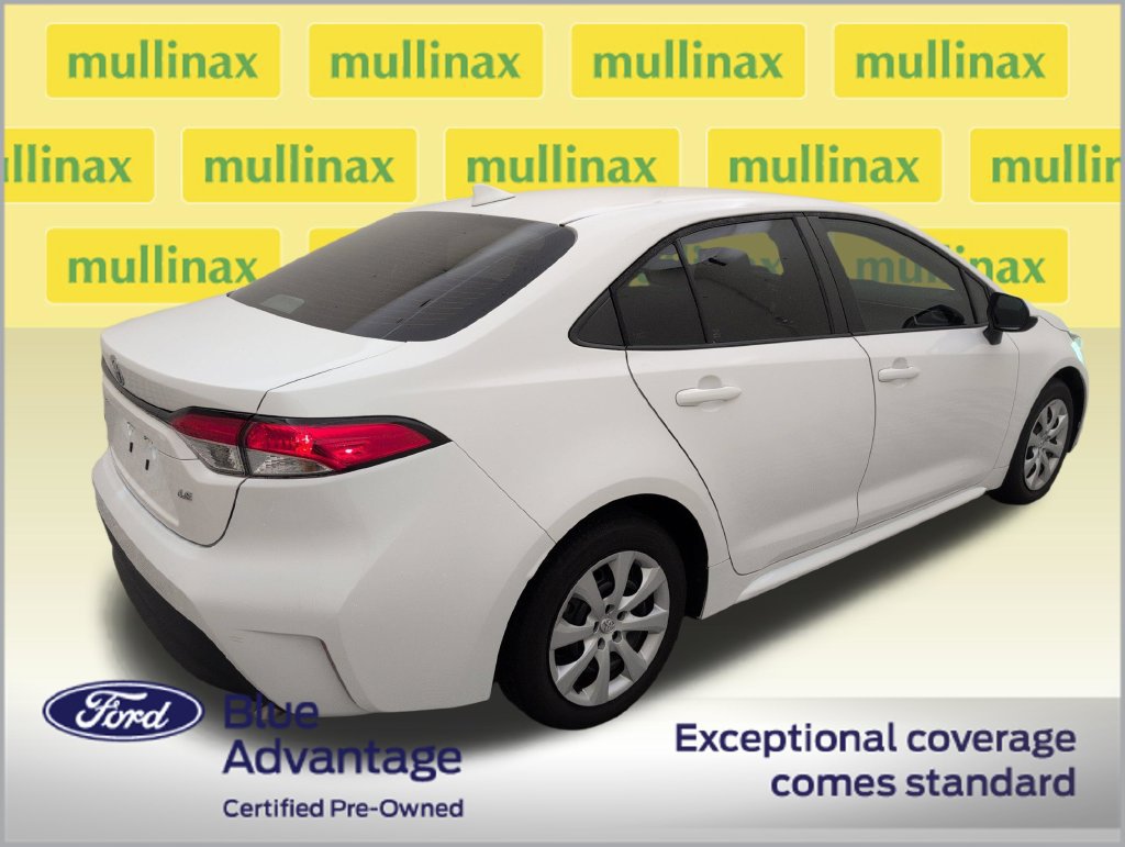 Used 2024 Toyota Corolla LE FWD image 3