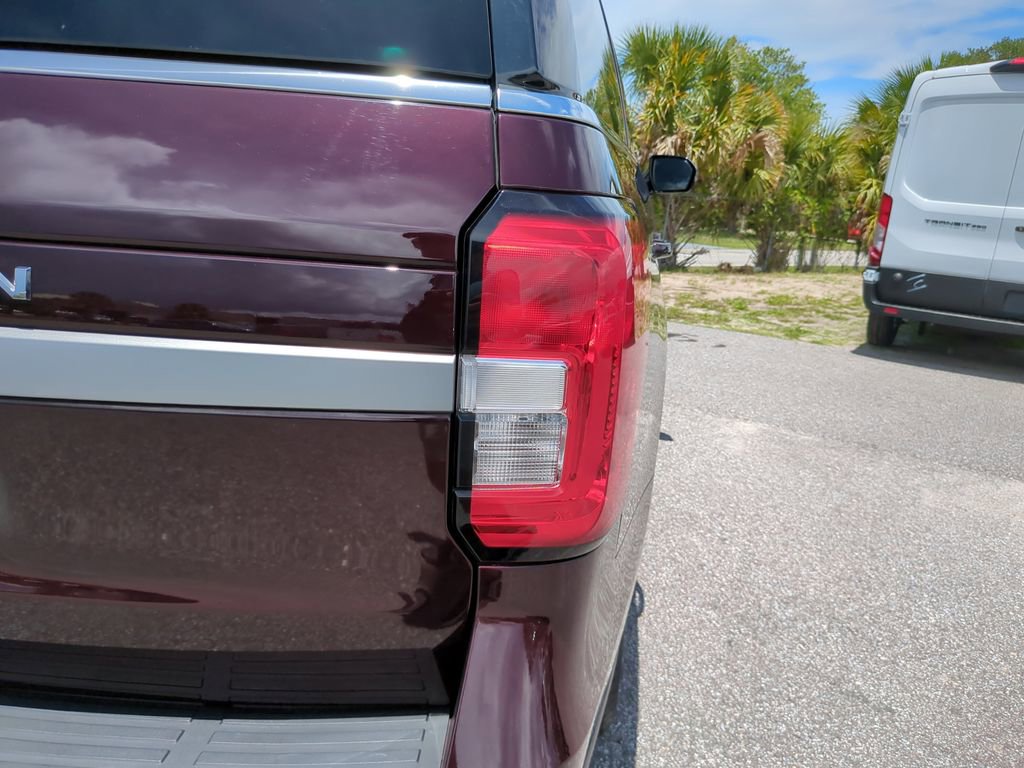 Certified 2024 Ford Expedition XLT RWD image 12