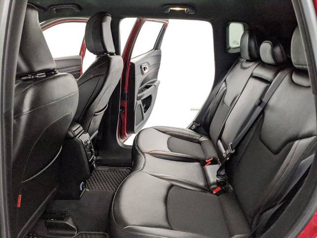Used 2025 Jeep Compass Trailhawk AWD/4WD image 17