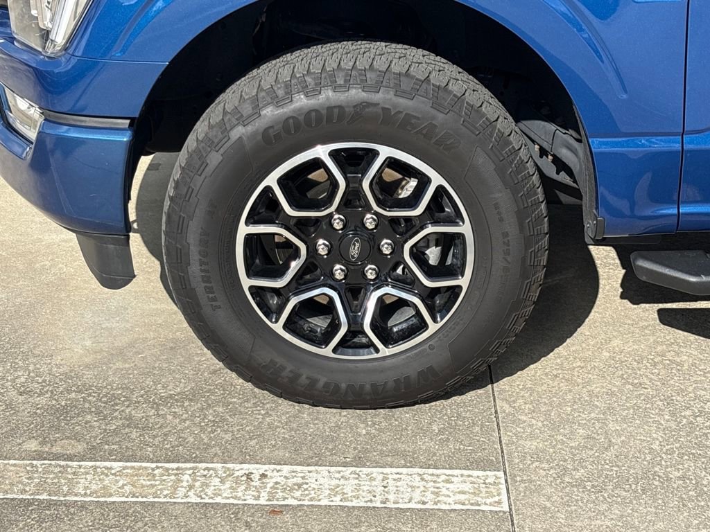 Certified 2022 Ford F150 XLT w/ Equipment Group 302A High image 11