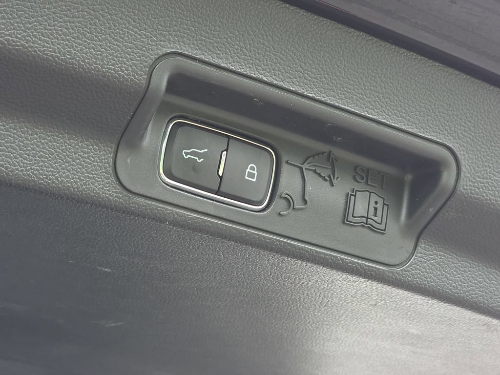 Certified 2023 Ford Explorer XLT AWD/4WD image 12