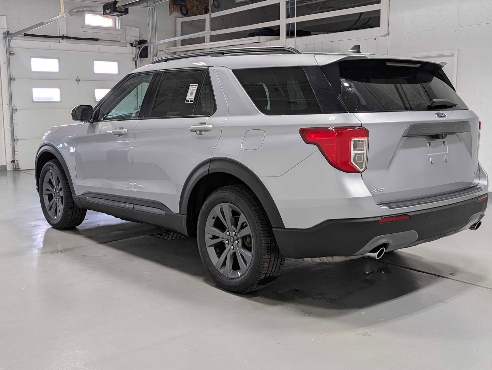 Certified 2023 Ford Explorer XLT w/ Equipment Group 202A AWD/4WD image 10