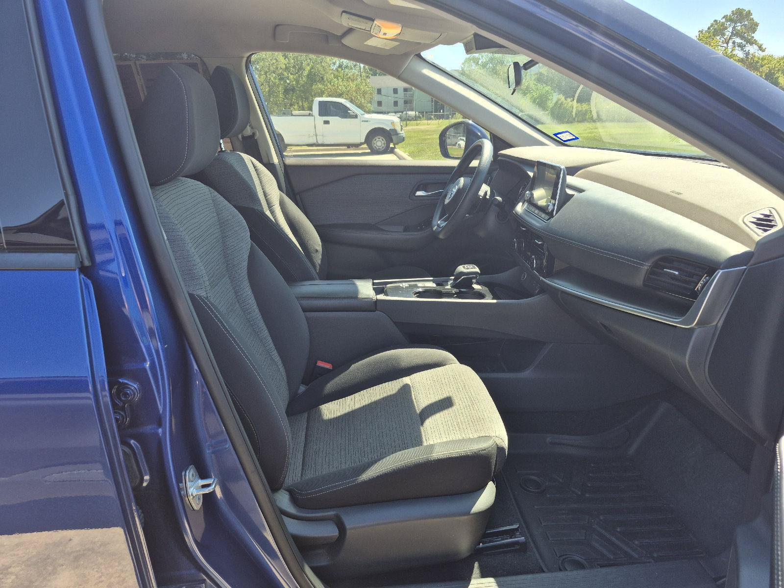Used 2021 Nissan Rogue SV FWD image 9