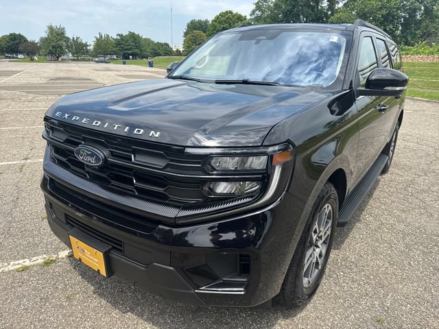 Certified 2025 Ford Expedition Max Active AWD/4WD image 4