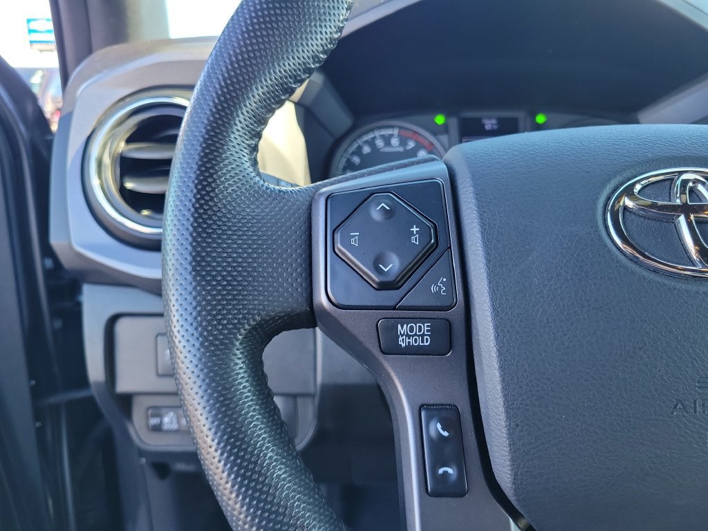 Used 2020 Toyota Tacoma TRD Sport AWD/4WD image 25