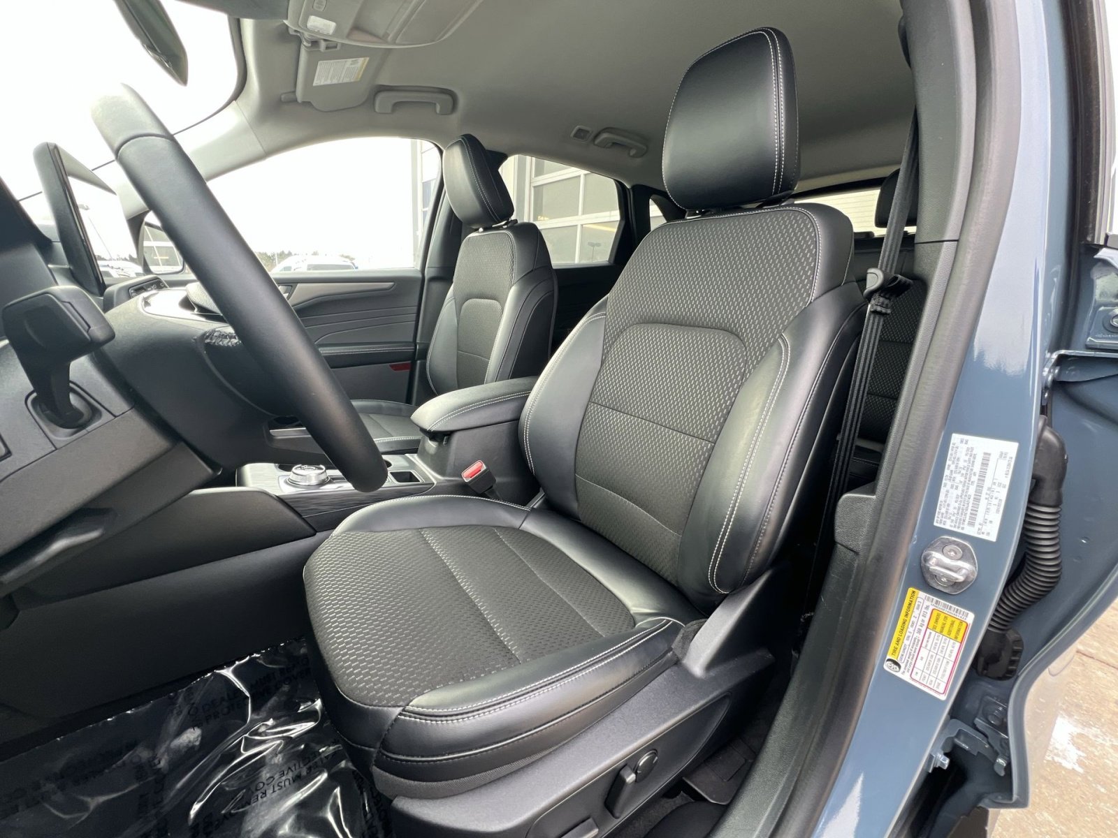 Certified 2025 Ford Escape SE image 13