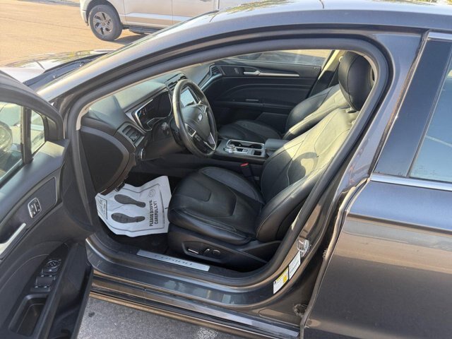 Certified 2017 Ford Fusion Titanium FWD image 19