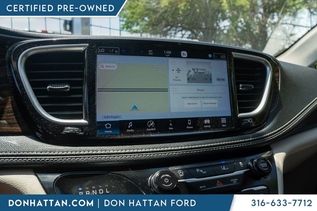 Used 2023 Chrysler Pacifica Limited FWD image 7