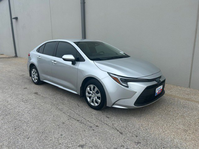 Used 2025 Toyota Corolla LE FWD image 5