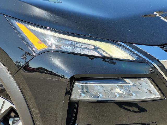 Used 2022 Nissan Rogue SV FWD image 9
