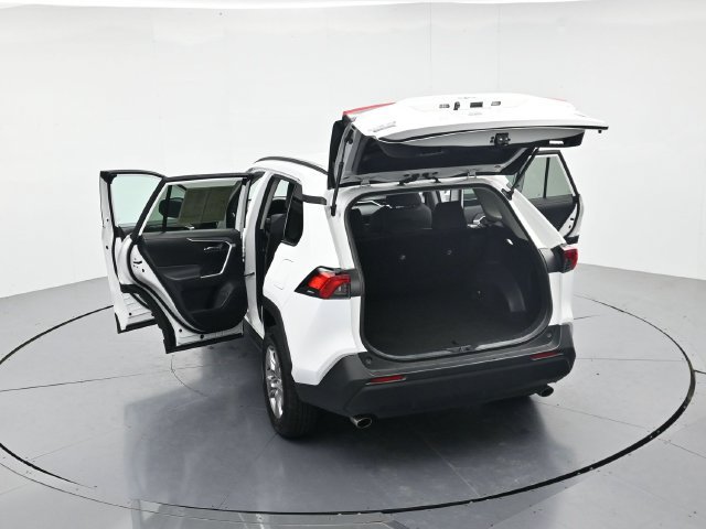 Used 2024 Toyota RAV4 XLE FWD image 46