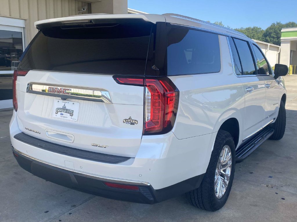 Used 2023 GMC Yukon XL SLT RWD image 3