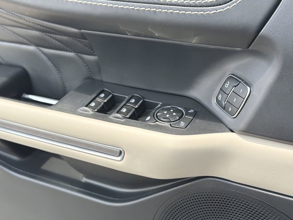 Certified 2024 Ford Expedition Platinum RWD image 23