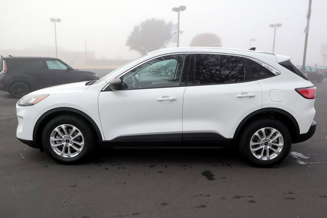 Certified 2022 Ford Escape SE image 2