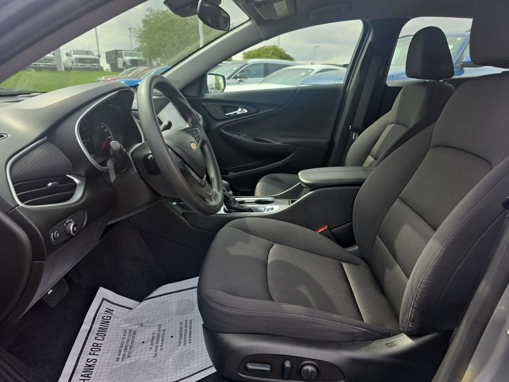 Used 2023 Chevrolet Malibu LT FWD image 15