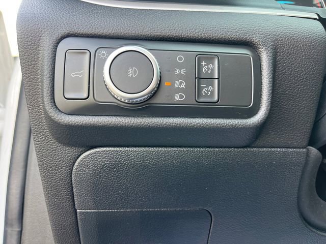 Certified 2022 Ford Explorer XLT w/ Equipment Group 202A AWD/4WD image 19