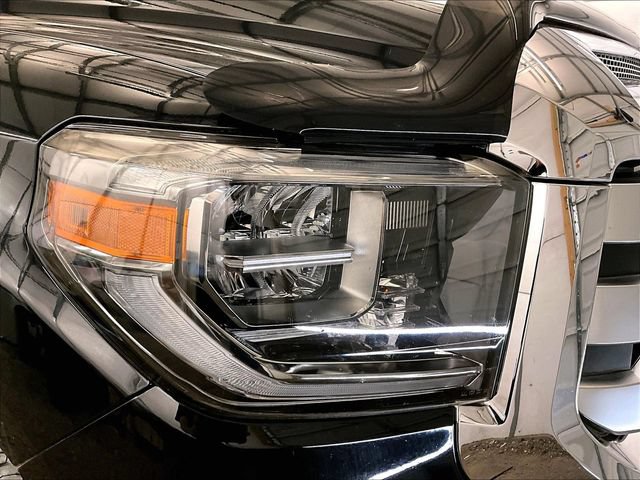 Used 2018 Toyota Tundra Limited w/ Limited Premium Package AWD/4WD image 27