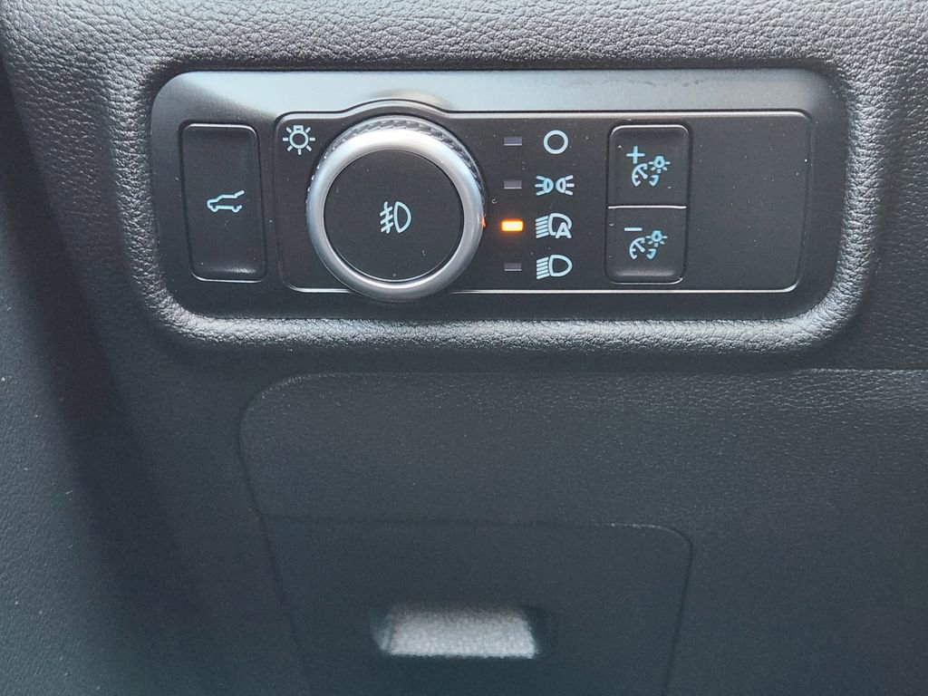 Certified 2023 Ford Explorer XLT w/ Equipment Group 202A image 33