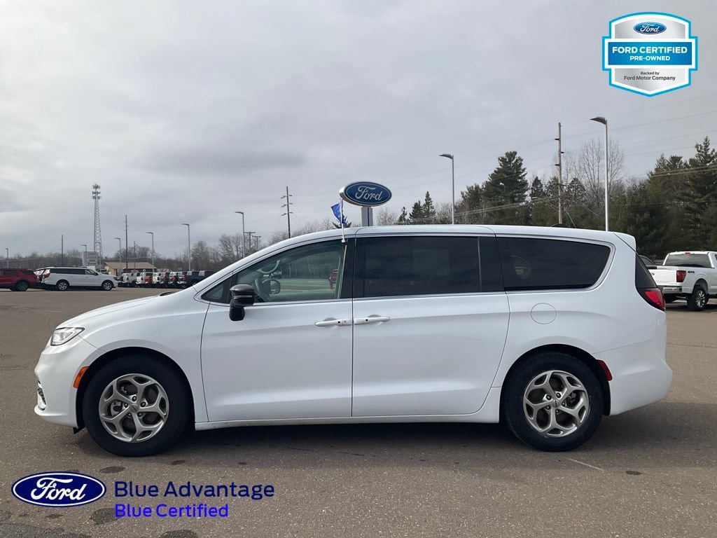 Used 2024 Chrysler Pacifica Limited FWD image 30