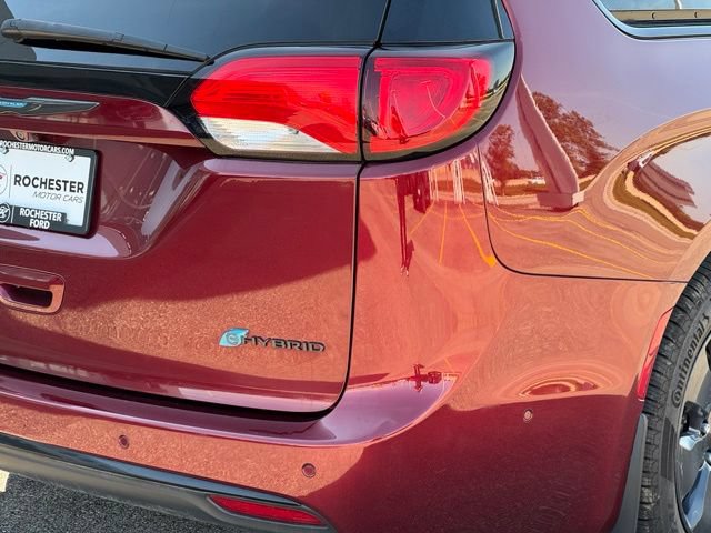 Used 2020 Chrysler Pacifica Limited w/ Advanced Safetytec Group FWD image 41
