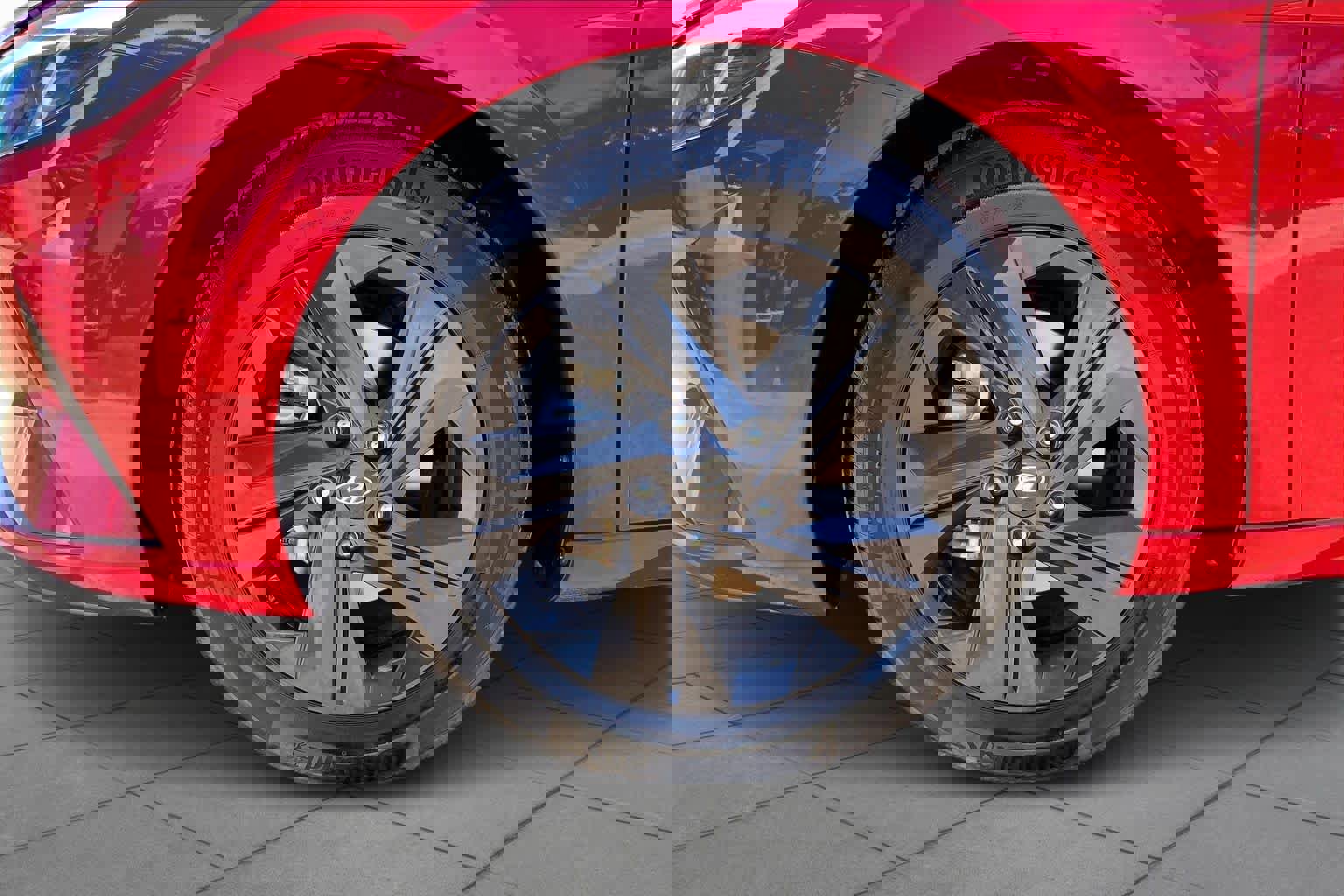 Used 2023 Hyundai Elantra SEL w/ Preferred Accessory Package image 13