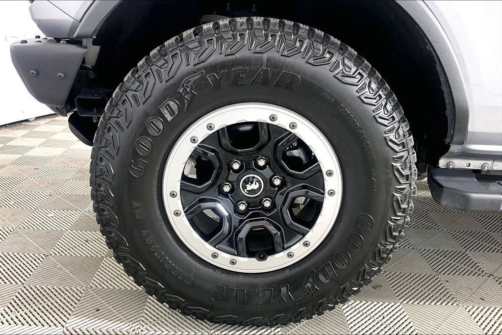 Certified 2023 Ford Bronco Outer Banks w/ Sasquatch Package AWD/4WD image 7