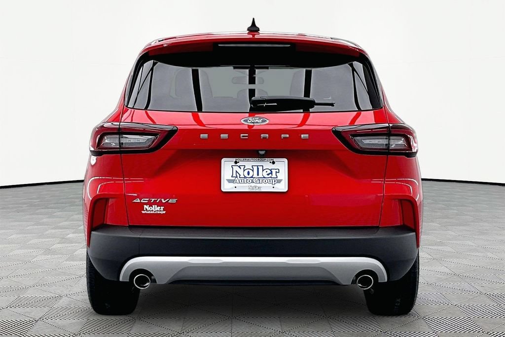 Certified 2024 Ford Escape Active w/ Cold Weather Package FWD image 4